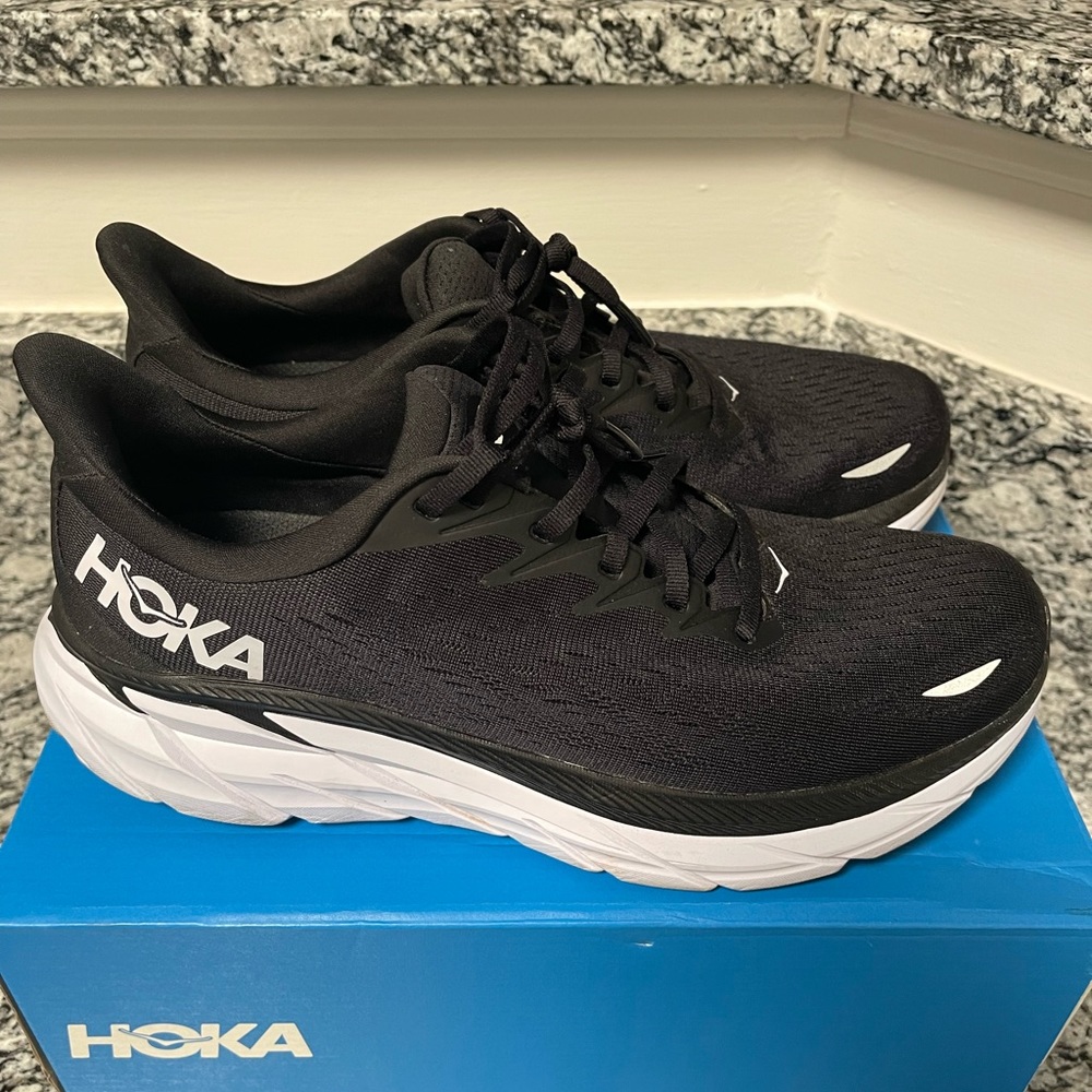 Hoka Clifton 8 wide